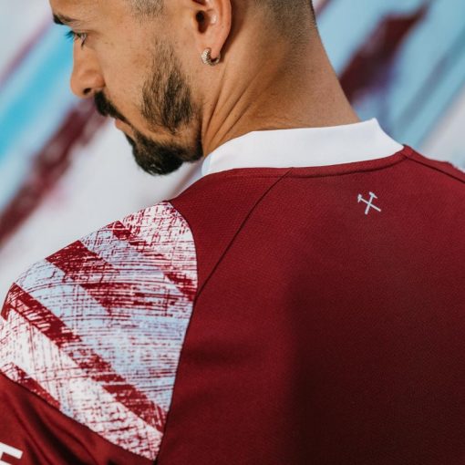 Umbro West Ham United 2022/23 Men's Home Shirt - Image 3