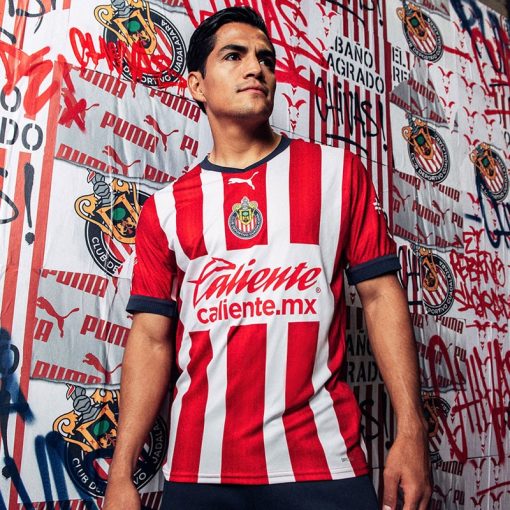 Puma Chivas de Guadalajara 2022/23 Men's Home Shirt - Image 3